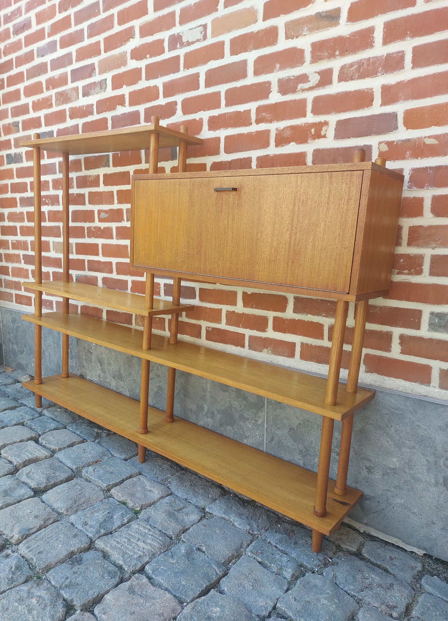 Vintage wandmeubel/stokkenkast