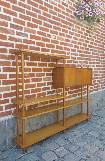 Vintage wandmeubel/stokkenkast