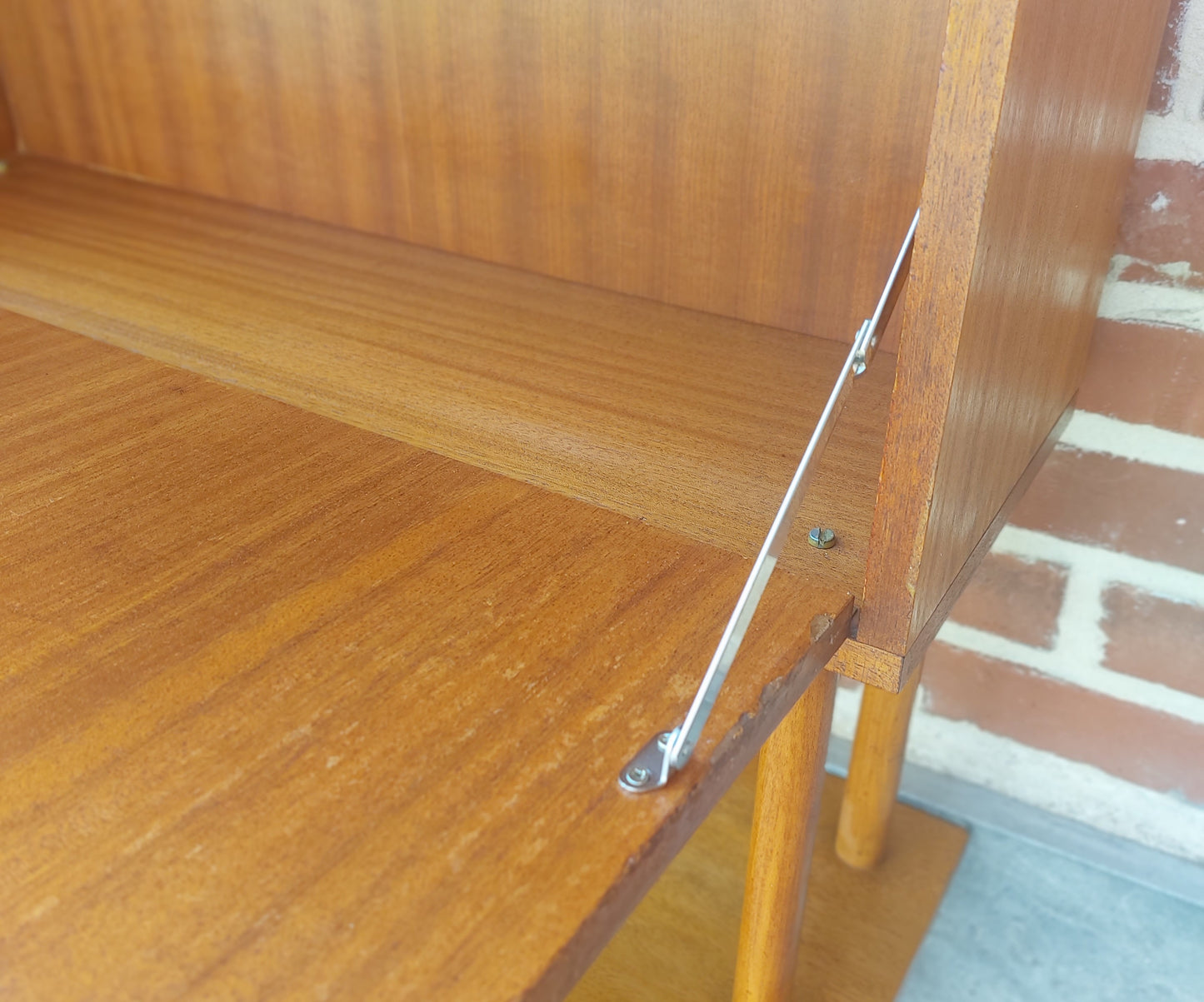 Vintage wandmeubel/stokkenkast