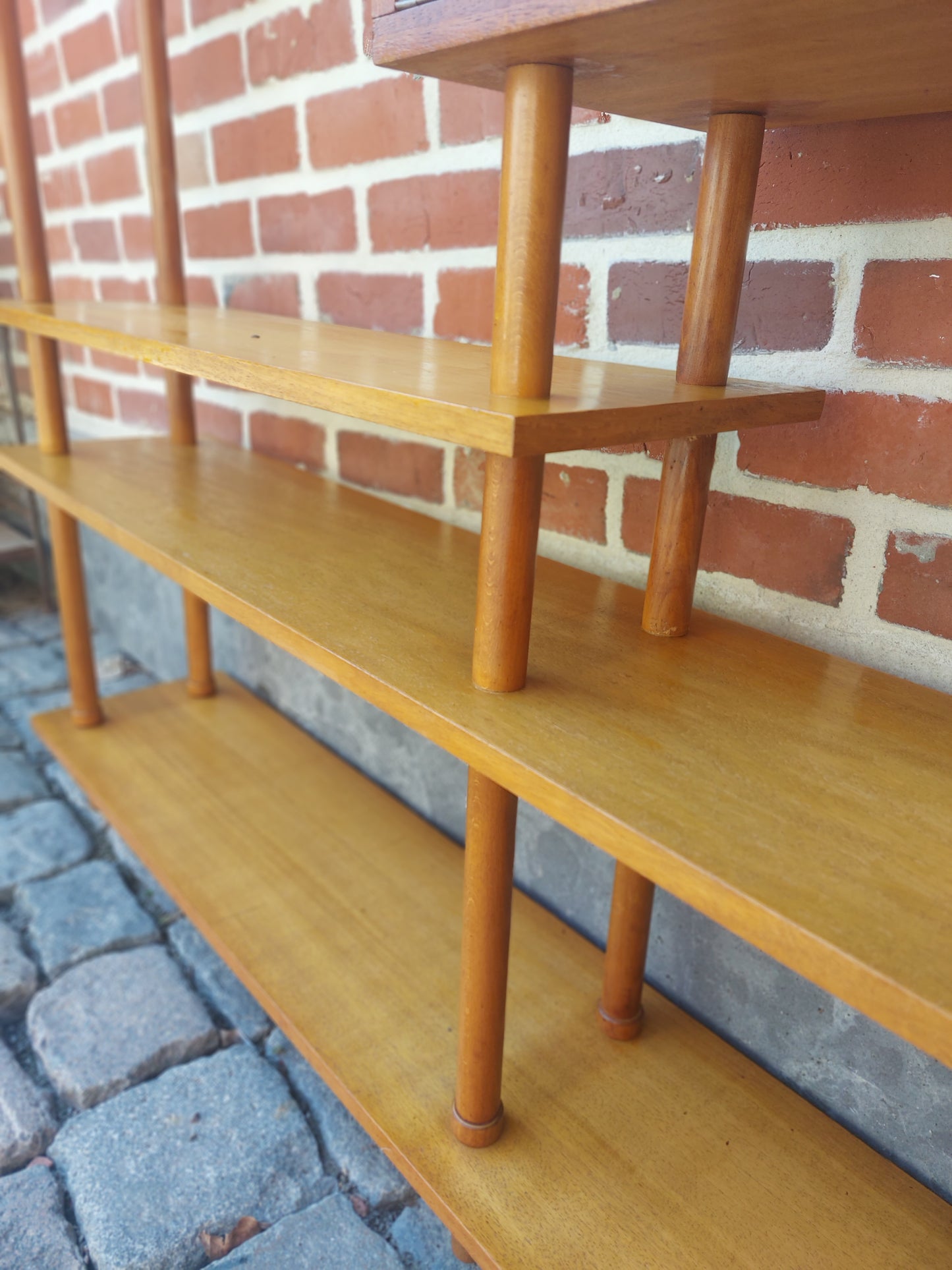 Vintage wandmeubel/stokkenkast