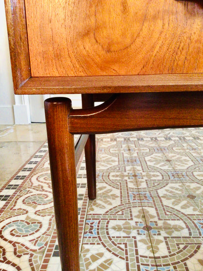 Vintage Deense make-up tafel