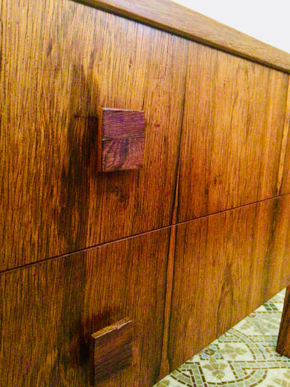 Vintage Deense lowboard