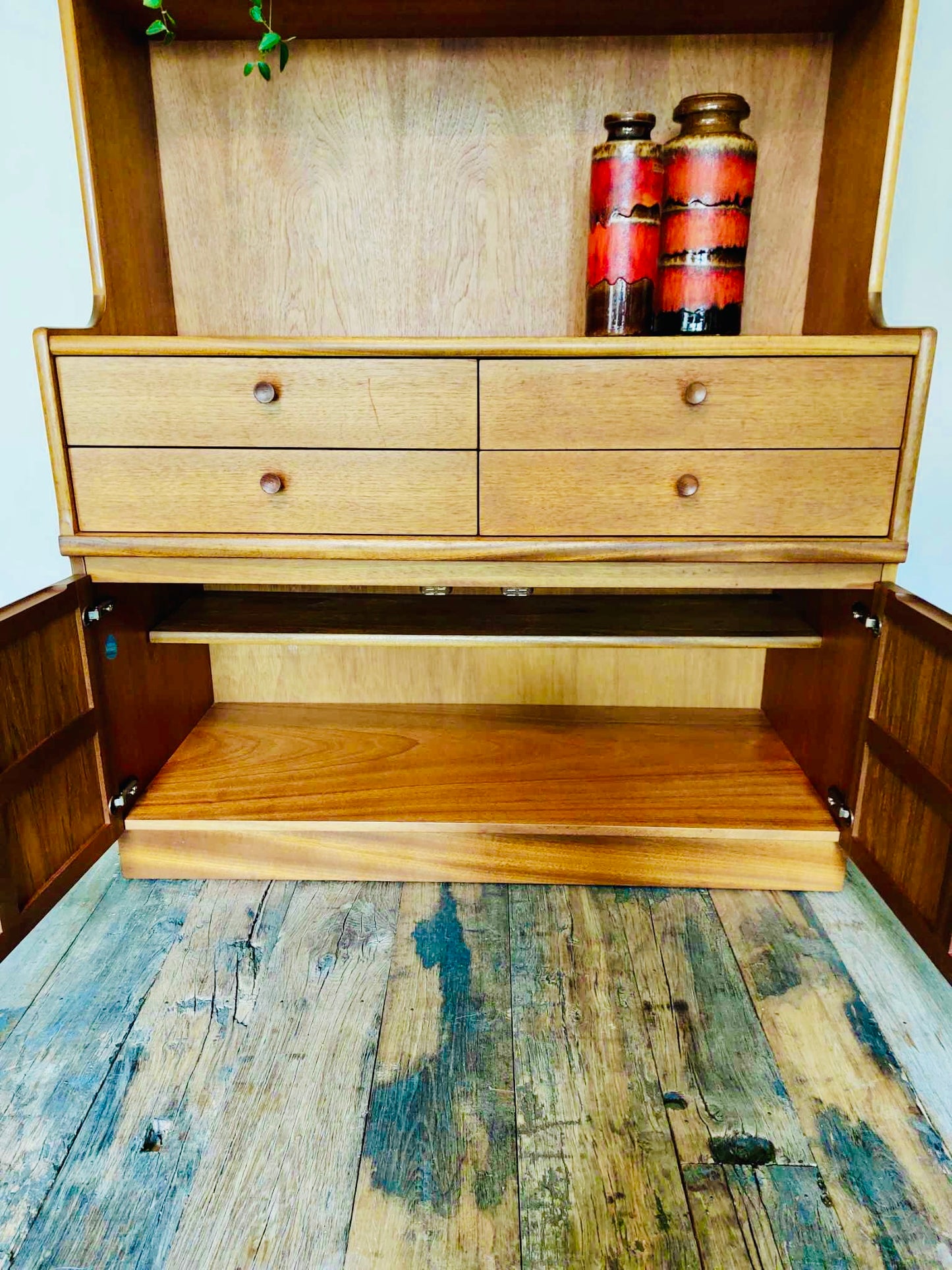 Vintage boekenkast ontworpen door Nathan