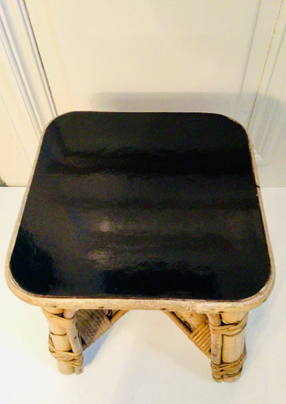 Vintage tafeltje in bamboe