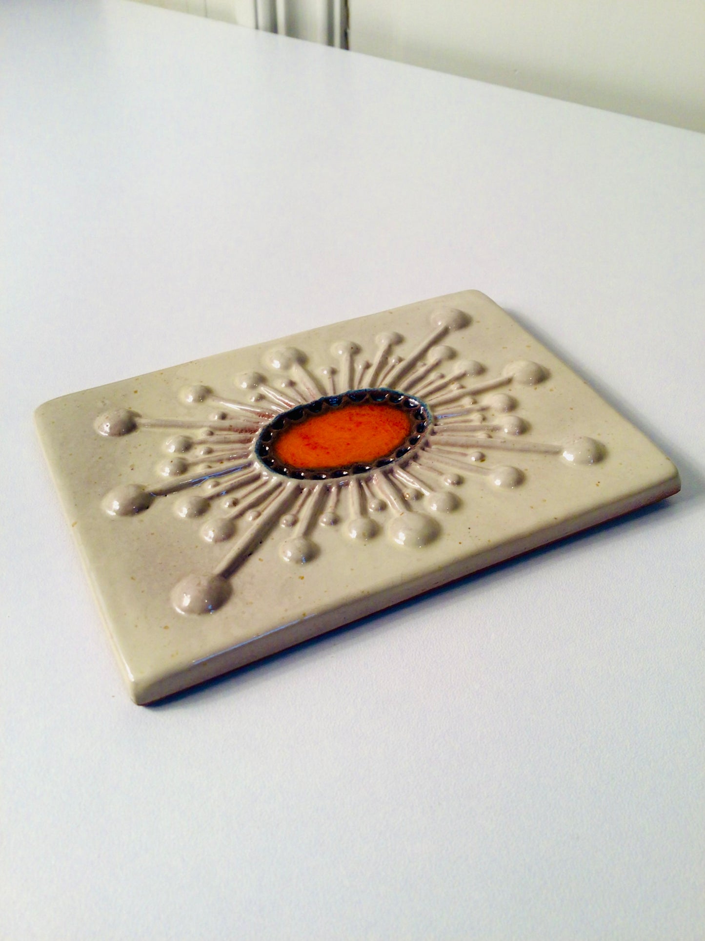 Vintage Oswald Tieberghien wandkeramiek