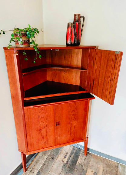 Vintage Deense hoekbarkast