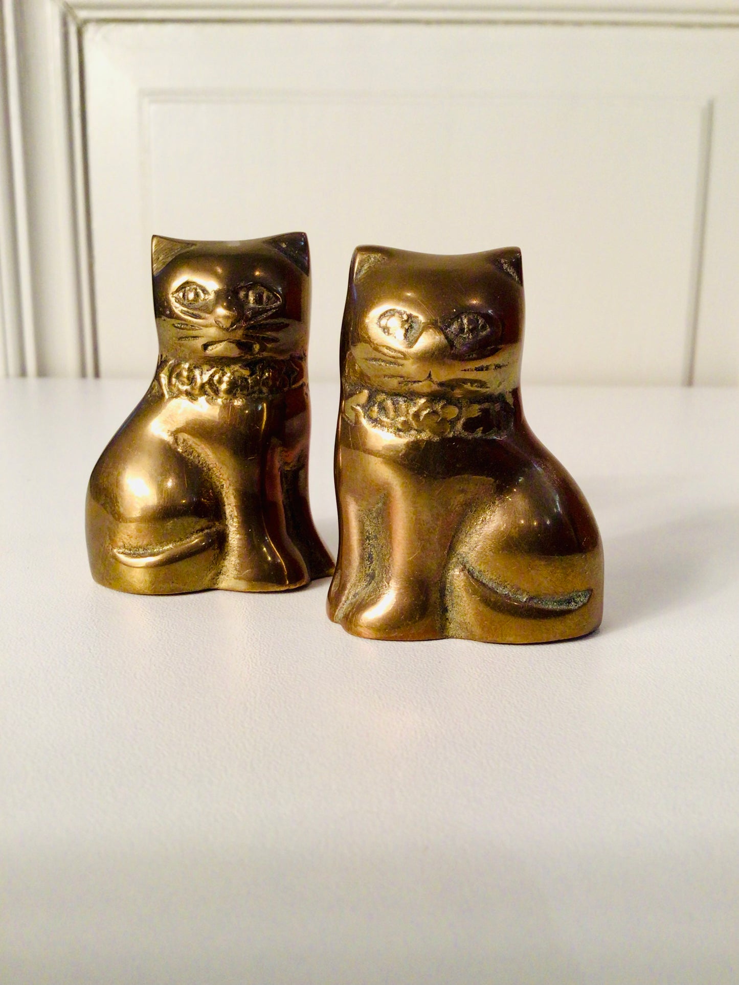 Vintage poezen in messing