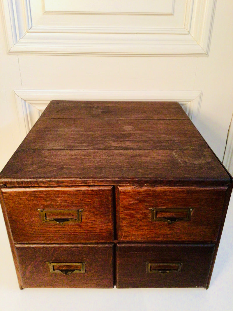 Antieke houten archiefkastje